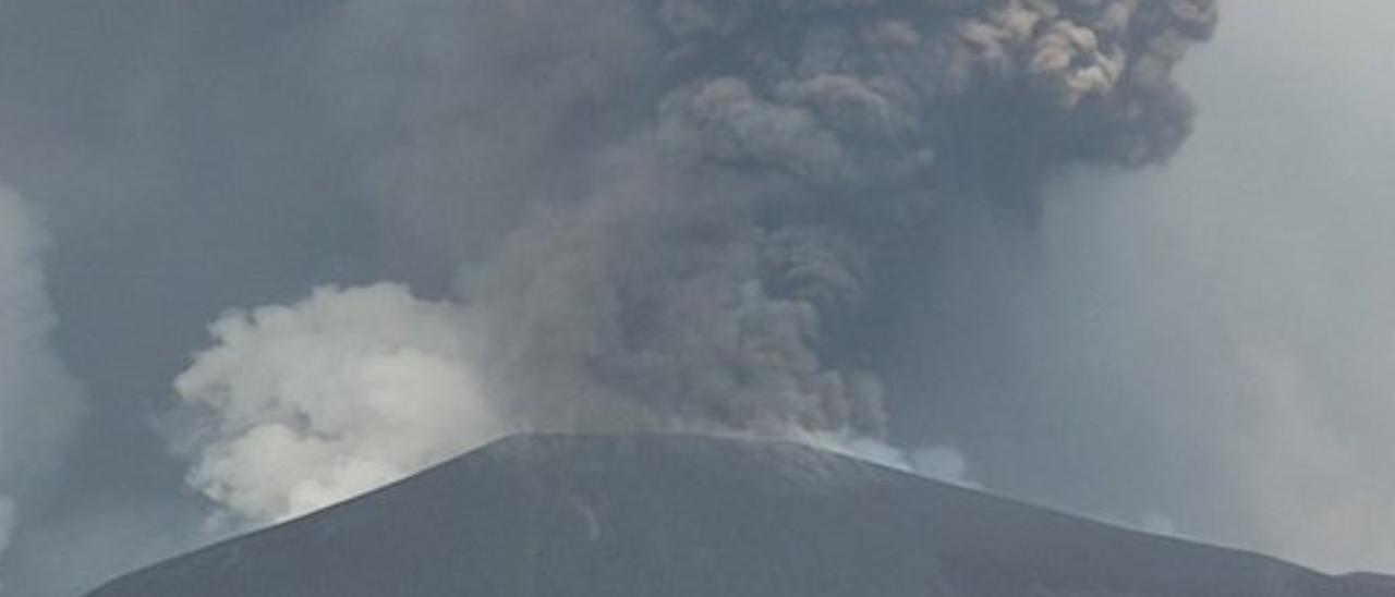 El volcán de La Palma desde Las Manchas este sábado