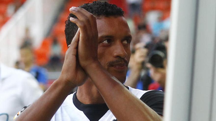 Luis Nani con el Valencia CF.