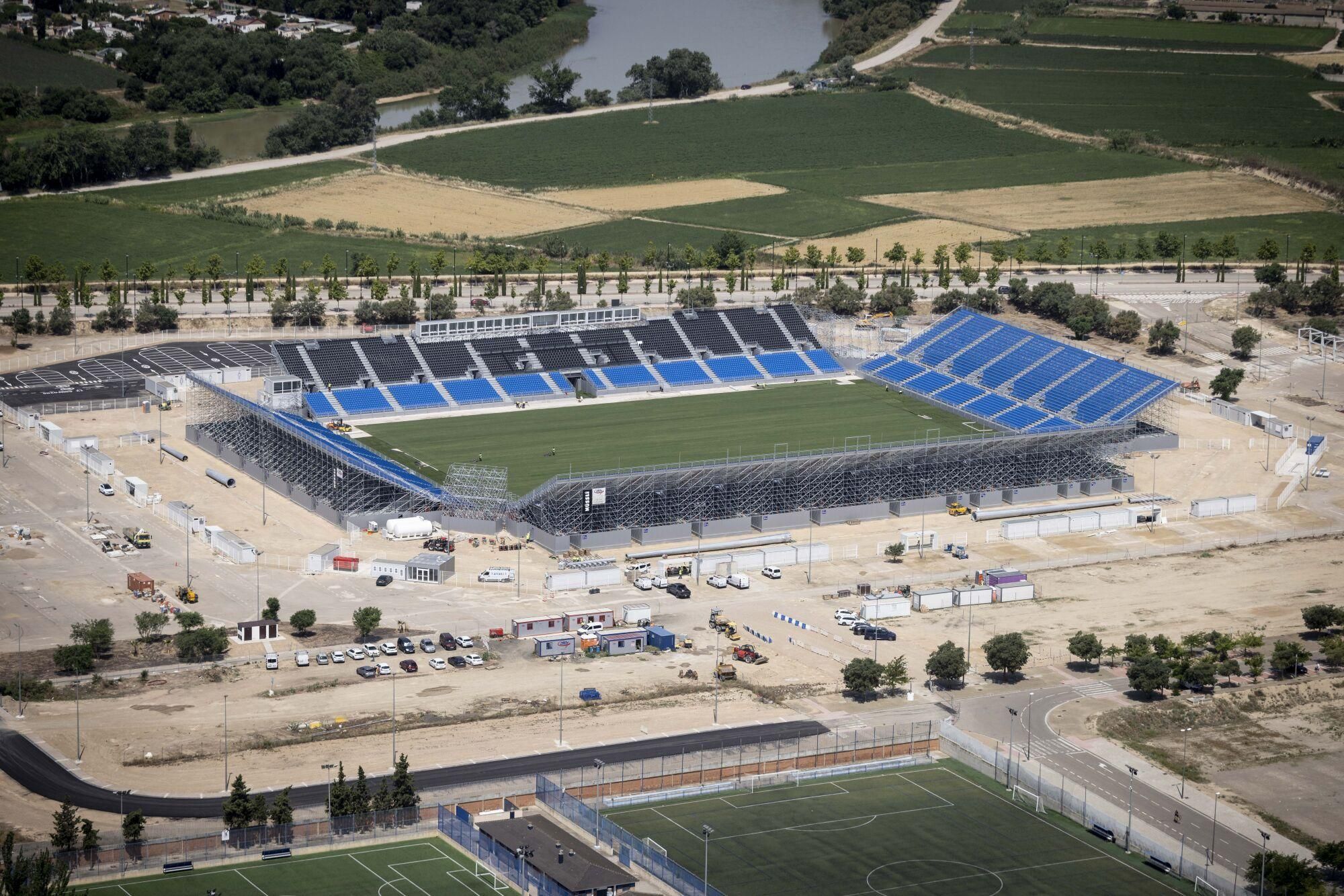En imágenes | Así ha sido la construcción de la 'mini Romareda' 