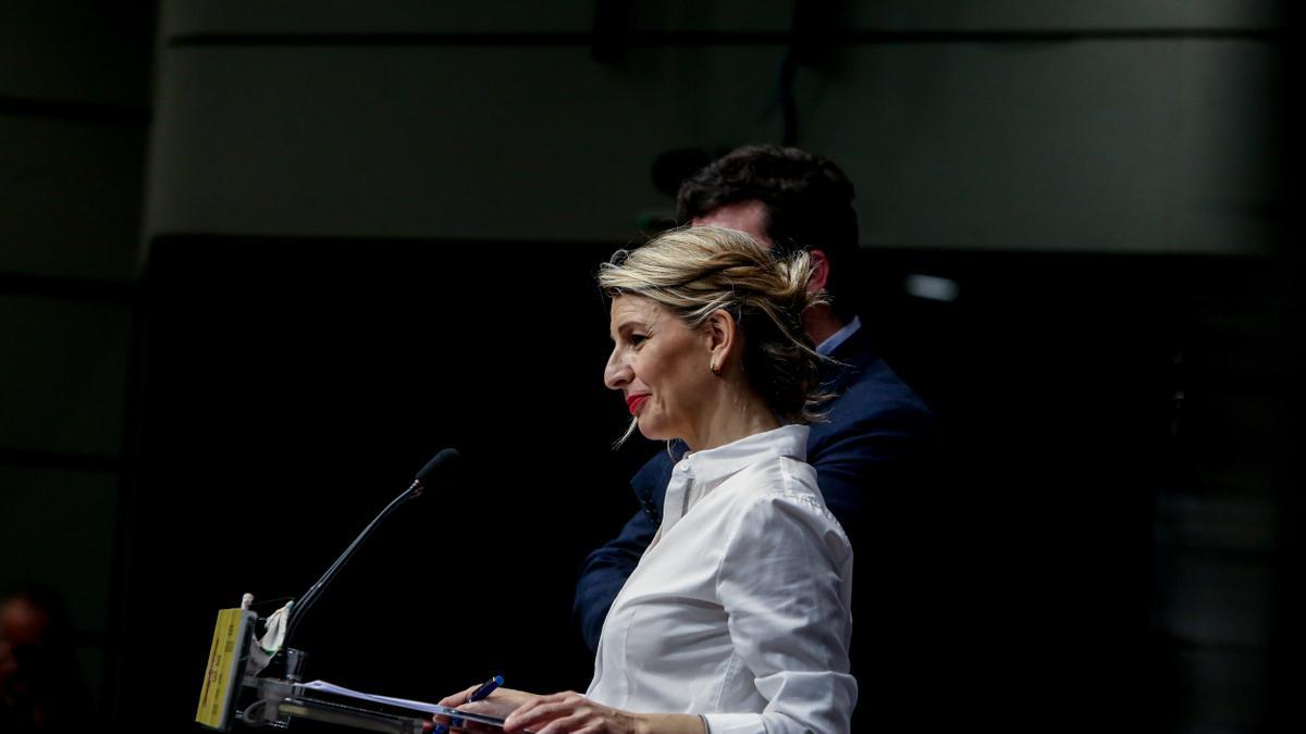 Archivo - La vicepresidenta segunda y ministra de Trabajo y Economía Social, Yolanda Díaz, comparece en rueda de prensa para informar de los asuntos tratados en la primera reunión de diálogo social sobre el Salario Mínimo Interprofesional (SMI)