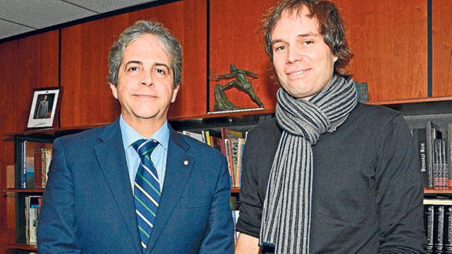 Der neue Chefdirigent, Josep Vincent (re.), mit Kulturminister Rafael Bosch