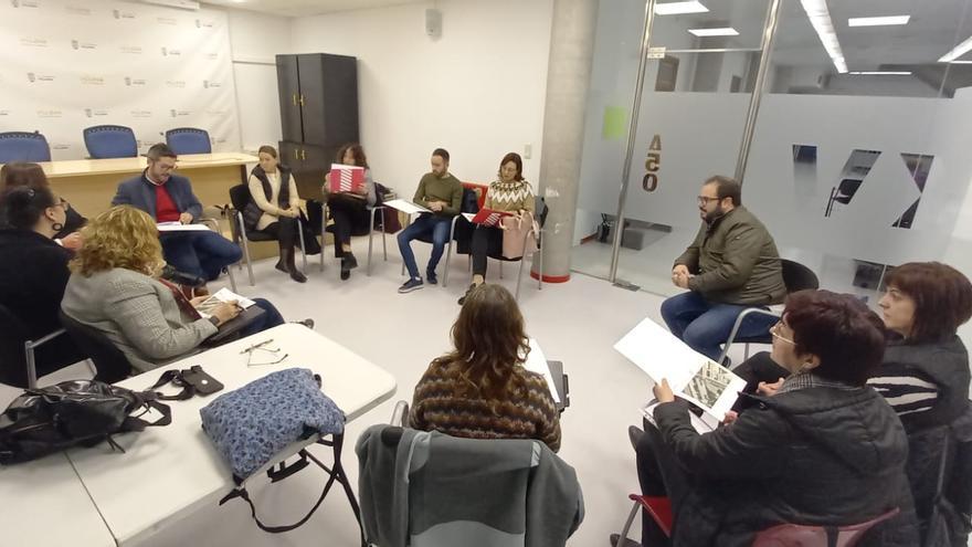 Una compañía fotovoltaica compensará a Villena instalando paneles solares en los centros educativos