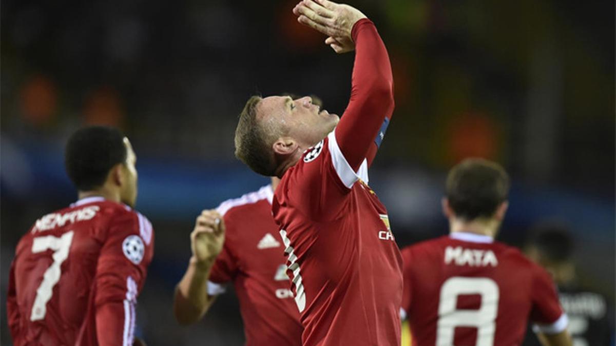Rooney y su 'hat trick' devuelven al United a la Champions