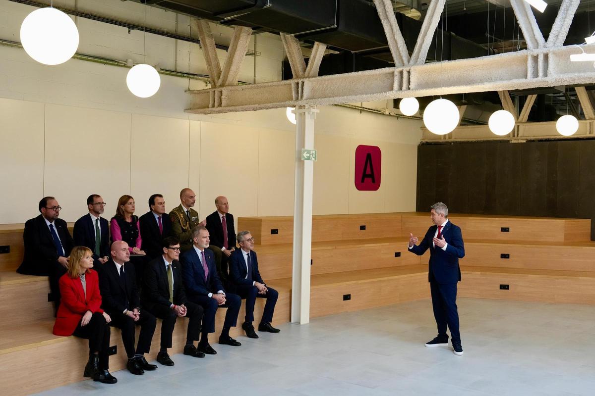 El rey Felipe VI visita LHospitalet