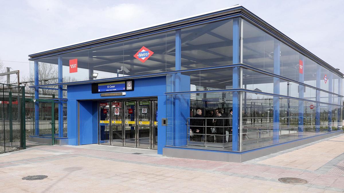 Entrada a la nueva estación de El Casar, en Getafe.