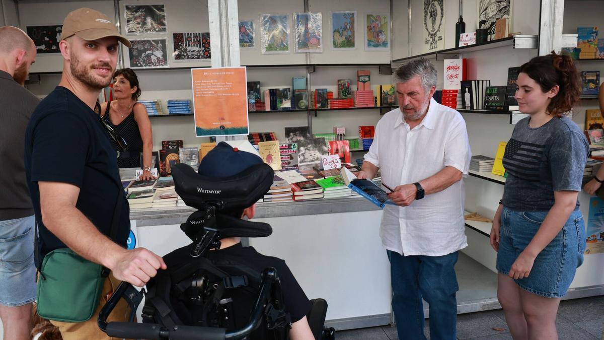 La Alameda marca el pulso lector del verano vigués
