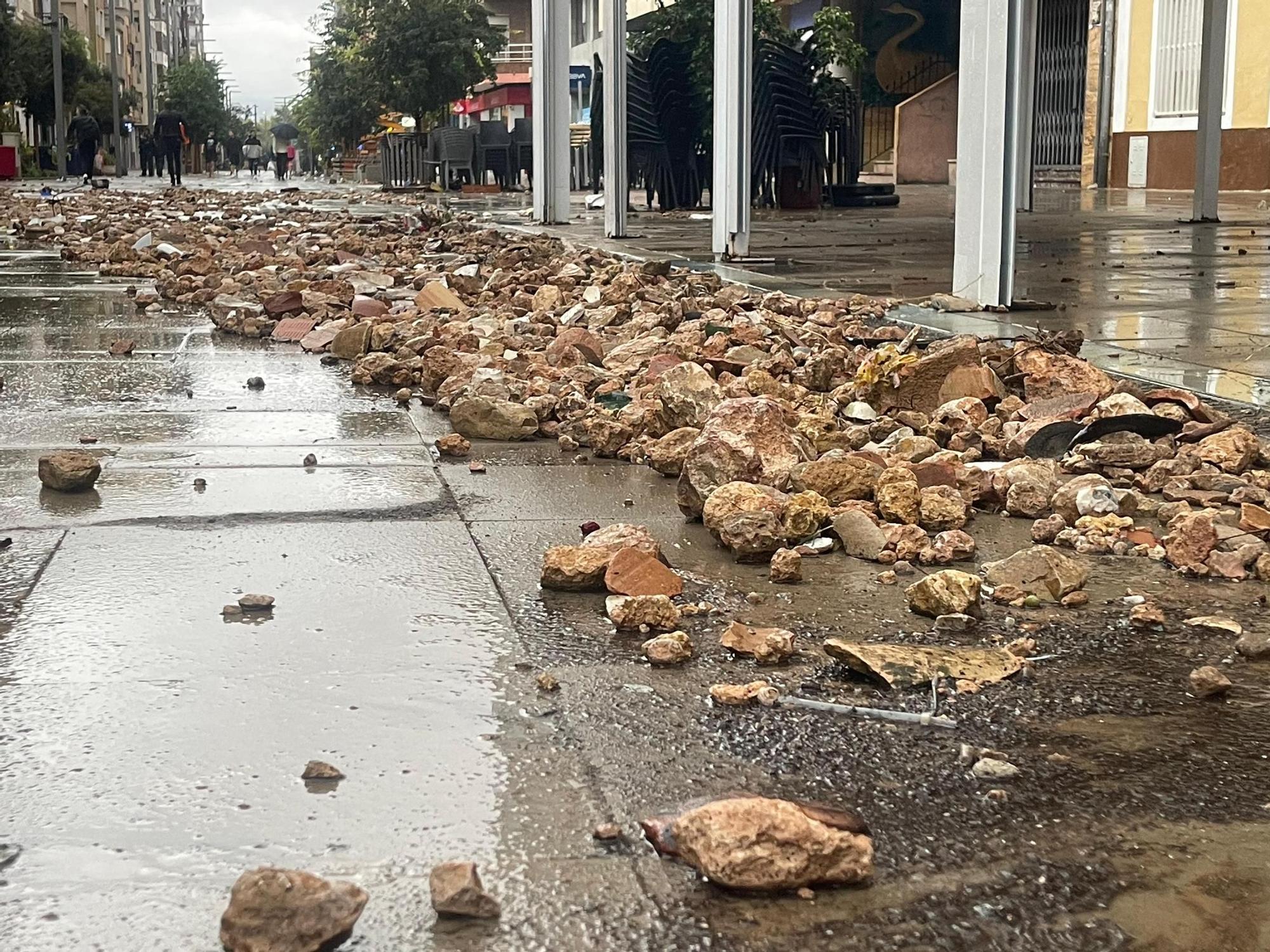 Cullera Cascotes de la montaña bajo con la lluvia