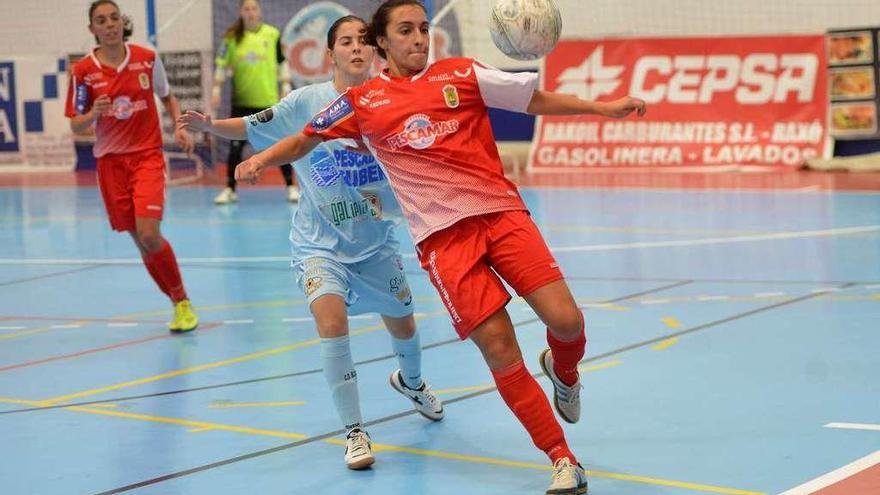 Jenny en el partido ante el Burela jugado la temporada pasada . // Gustavo Santos