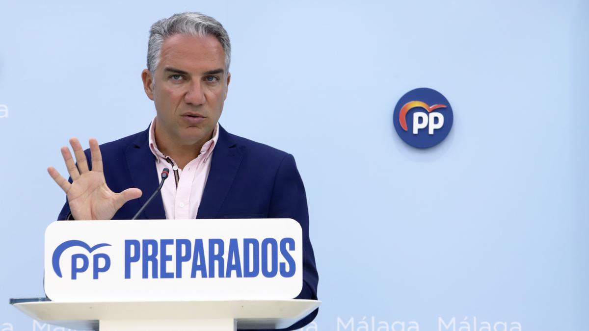 El coordinador general del PP, Elías Bendodo, este miércoles en rueda de prensa.