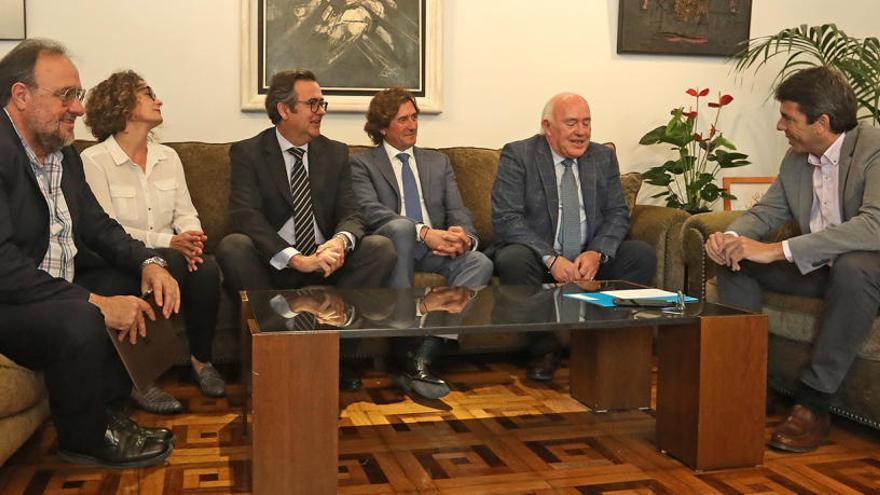 Cedelco busca el apoyo del presidente de la Diputación