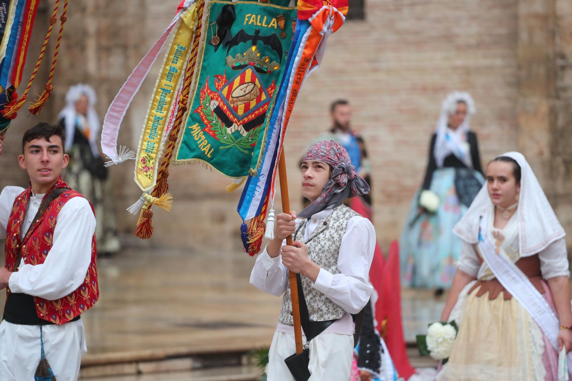 Búscate en el primer día de ofrenda por la calle de la Paz (entre las 17:00 a las 18:00 horas)