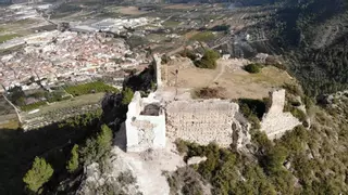 Vallada consolidará dos torres del castillo y actuará en el exterior de la muralla