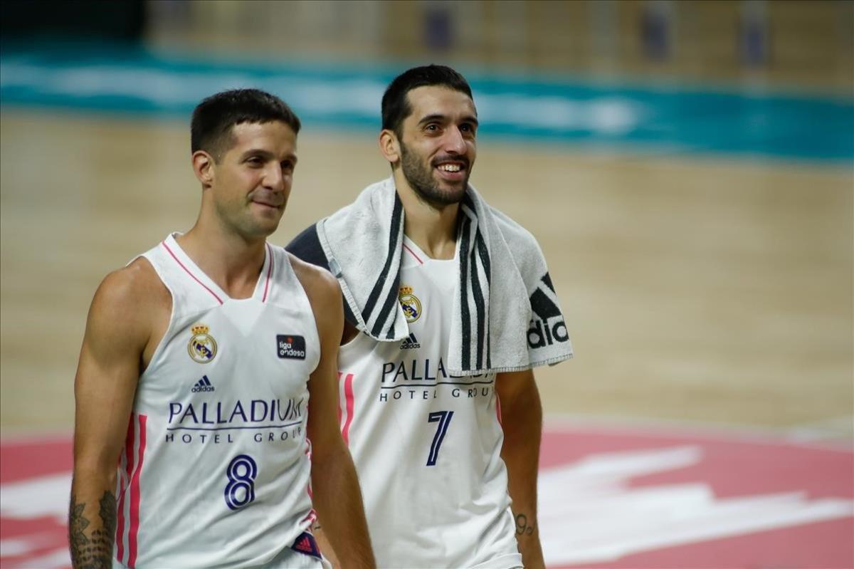 lmendiola55956425 facundo campazzo and nicolas laprovittola of real madrid ges201125164347