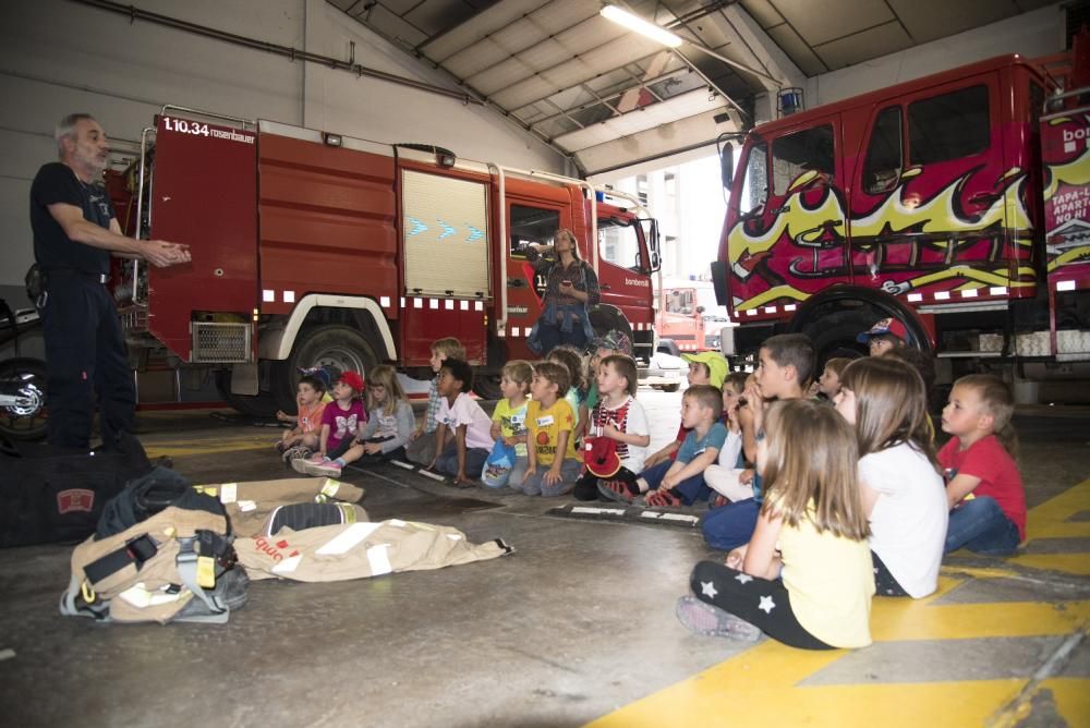 Infants visiten el Parc de Bombers de Manresa