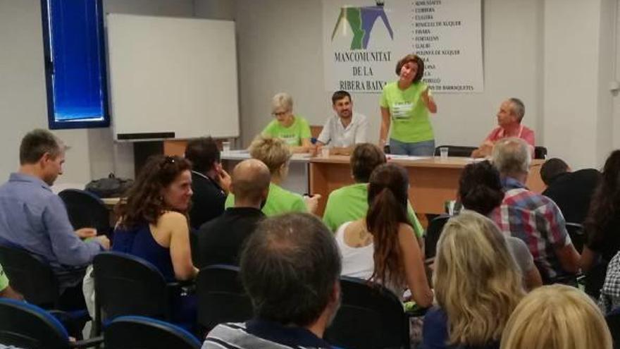 Un momento del debate sobre la Albufera celebrado en la sede de la Mancomunitat, en Sueca.