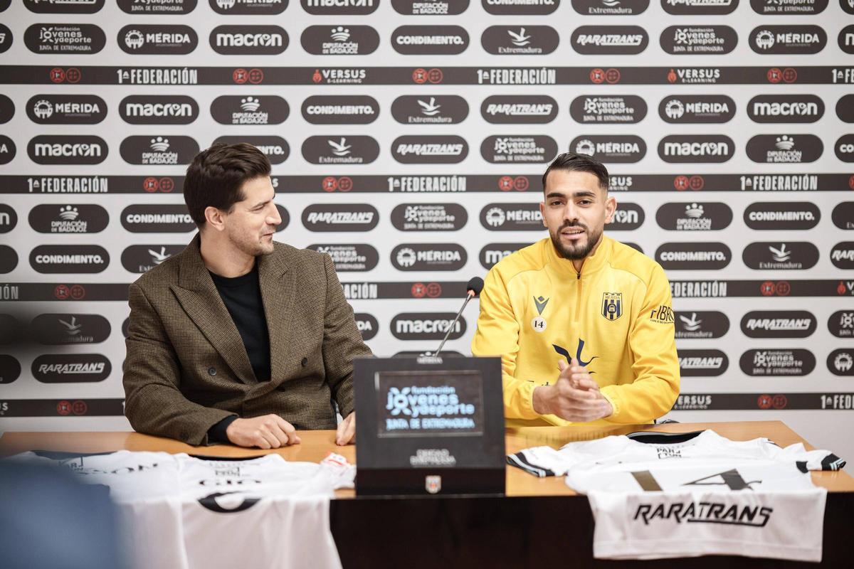 Fotogalería | La presentación de los fichajes invernales del Mérida