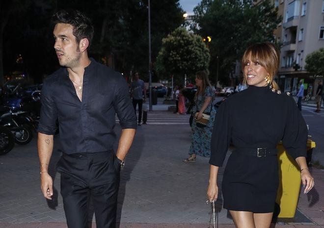 Mario Casas y Blanca Suárez de paseo por la noche madrileña