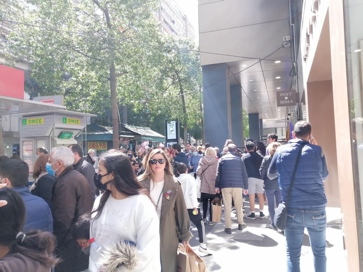 Aglomeraciones en la oficina de Gran Vía, este jueves.