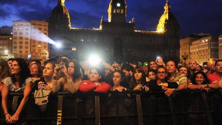 Público en primera fila durante el concierto de Sergio Dalma el pasado 2 de agosto. carlos pardellas