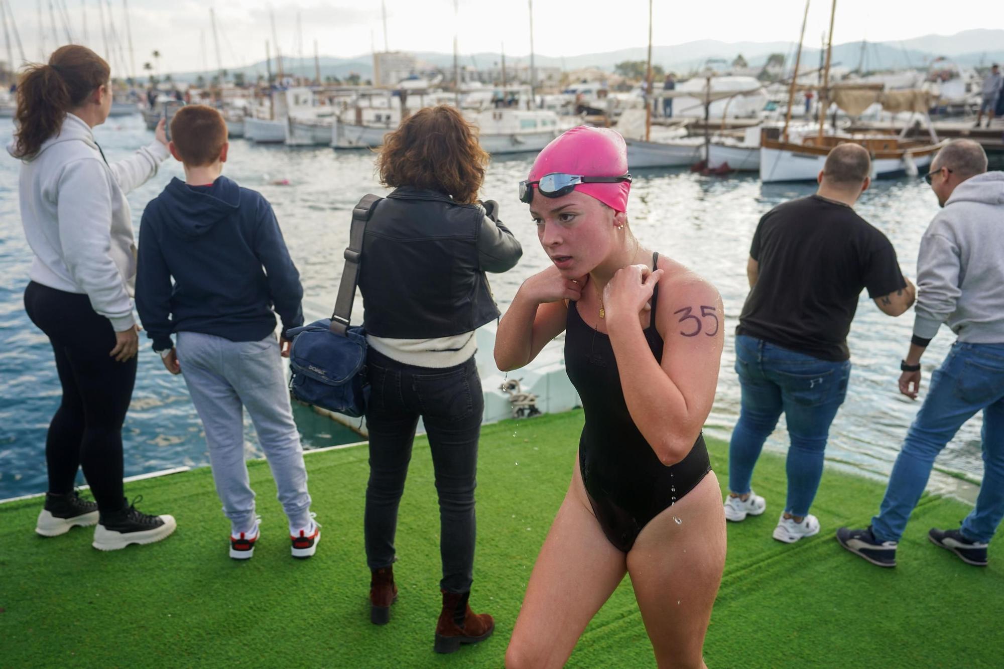 Todas las imágenes de la Copa de Nadal de natación en Ibiza