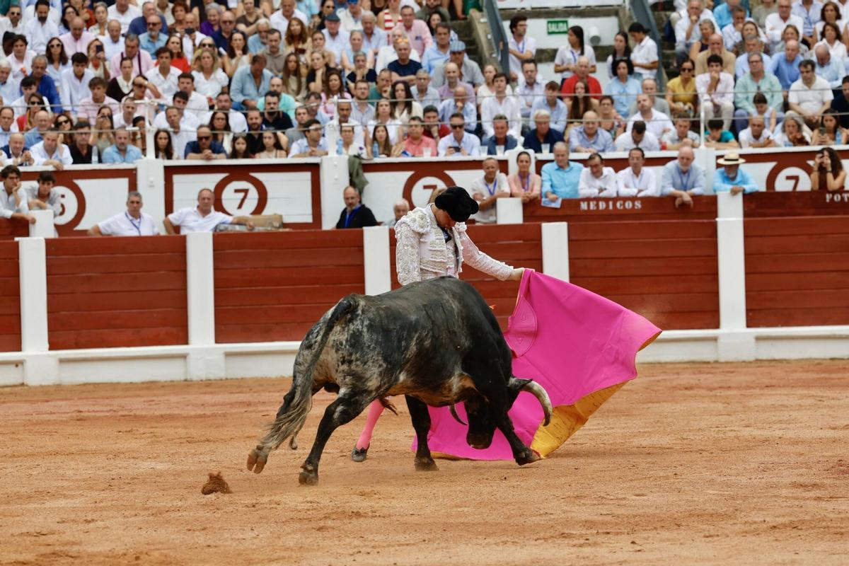 El triunfo de Roca Rey en la feria taurina de Gijón, en imágenes