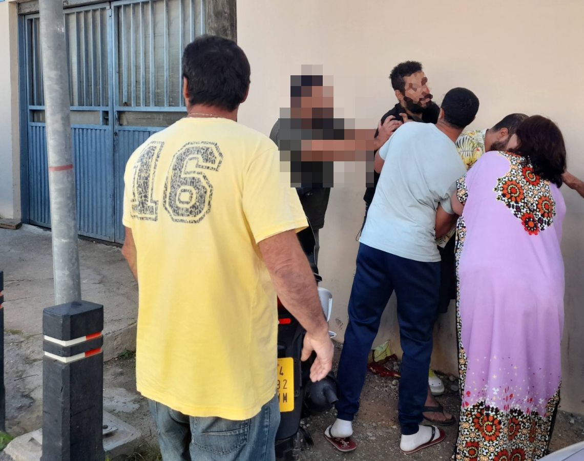 Un hombre amenaza a otro con un cuchillo en Formentera en presencia de su hijo de tres años