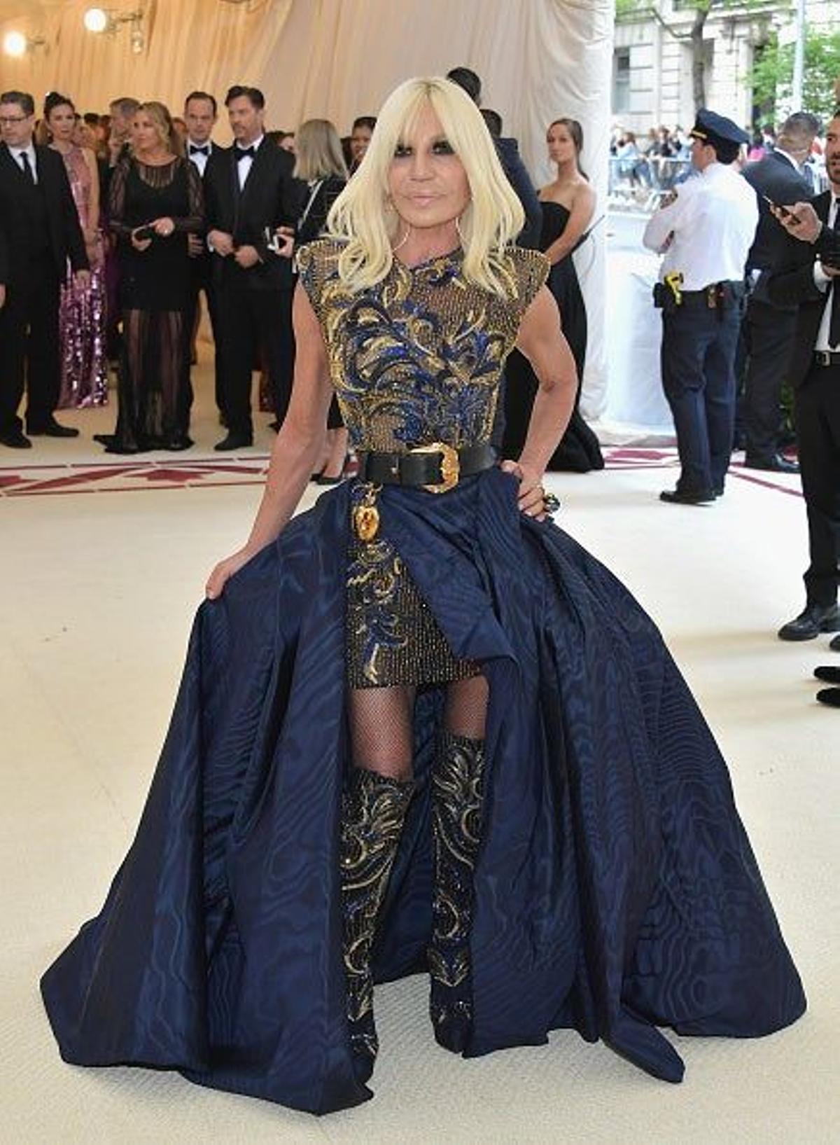 Donatella Versace, espectacular en la Gala Met