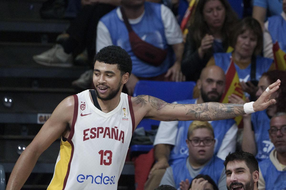 El murciano Izan Almansa durante las Ventanas FIBA de noviembre con la selección española.
