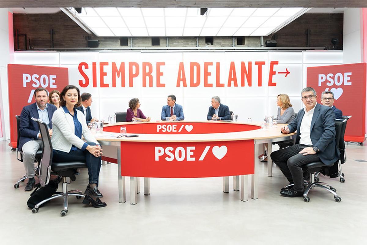 Reunión de la comisión negociadora del PSOE este martes en Ferraz.