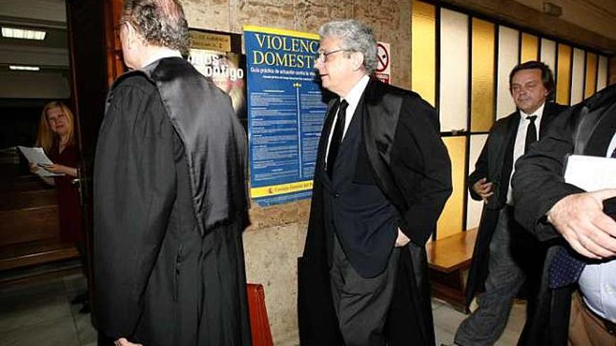 Los abogados de Juan Cano en una imagen reciente.