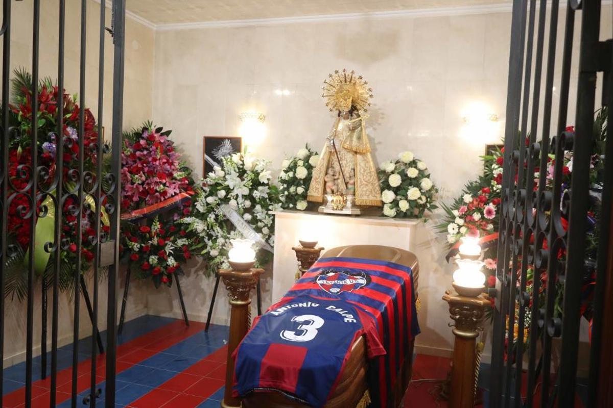 Imágenes capilla ardiente Antonio Calpe