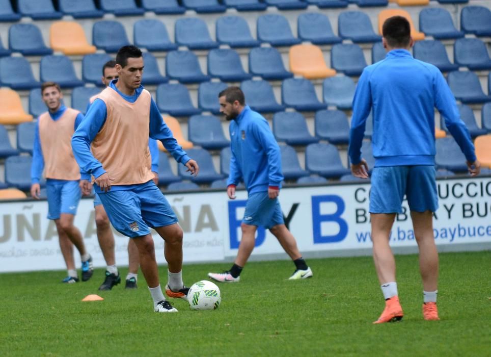 Entrenamiento del Pontevedra en Pasarón