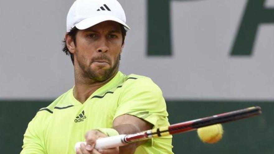 Verdasco, Torró y Soler avanzan en París