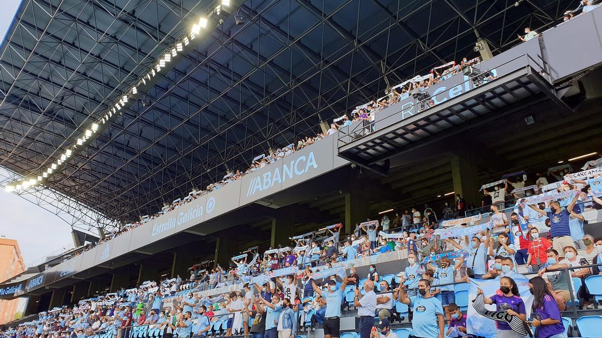 Público en Balaídos el primer partido de liga