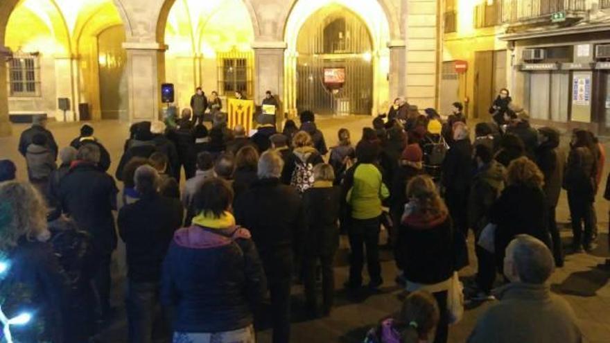 Concentració anit a Manresa en protesta per les detencions