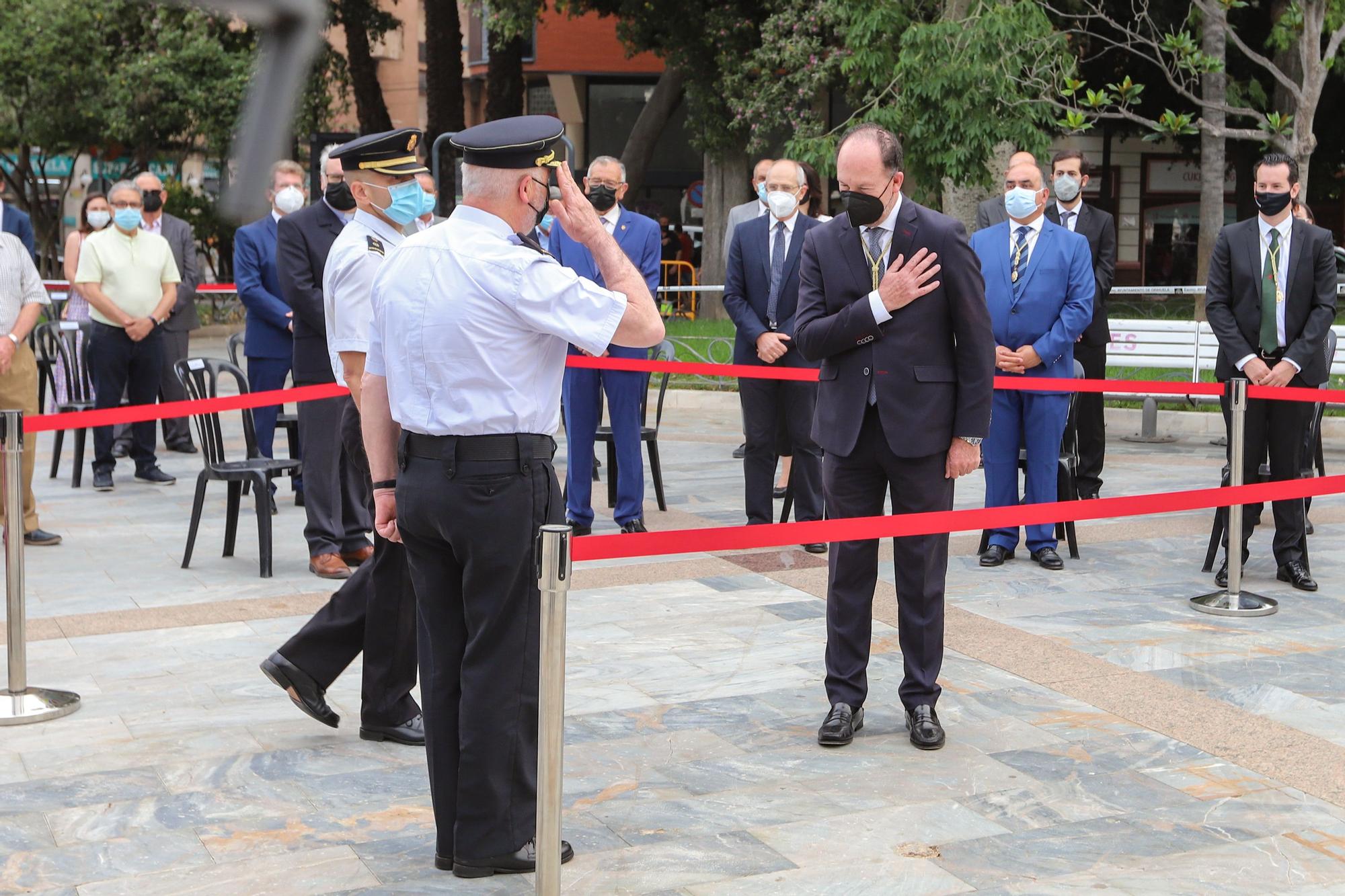 Ceremonia de entrega del bastón de mando  al inspector jefe de la Comisaría de la  Policía Nacional de Orihuela