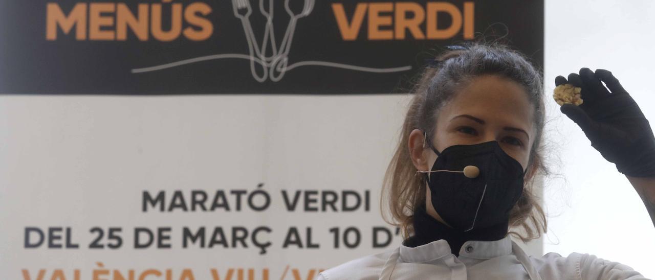 La chef Rakel Cernicharo ha presentado en Les Arts uno de los 35 menús de la ‘Maratón Verdi’.