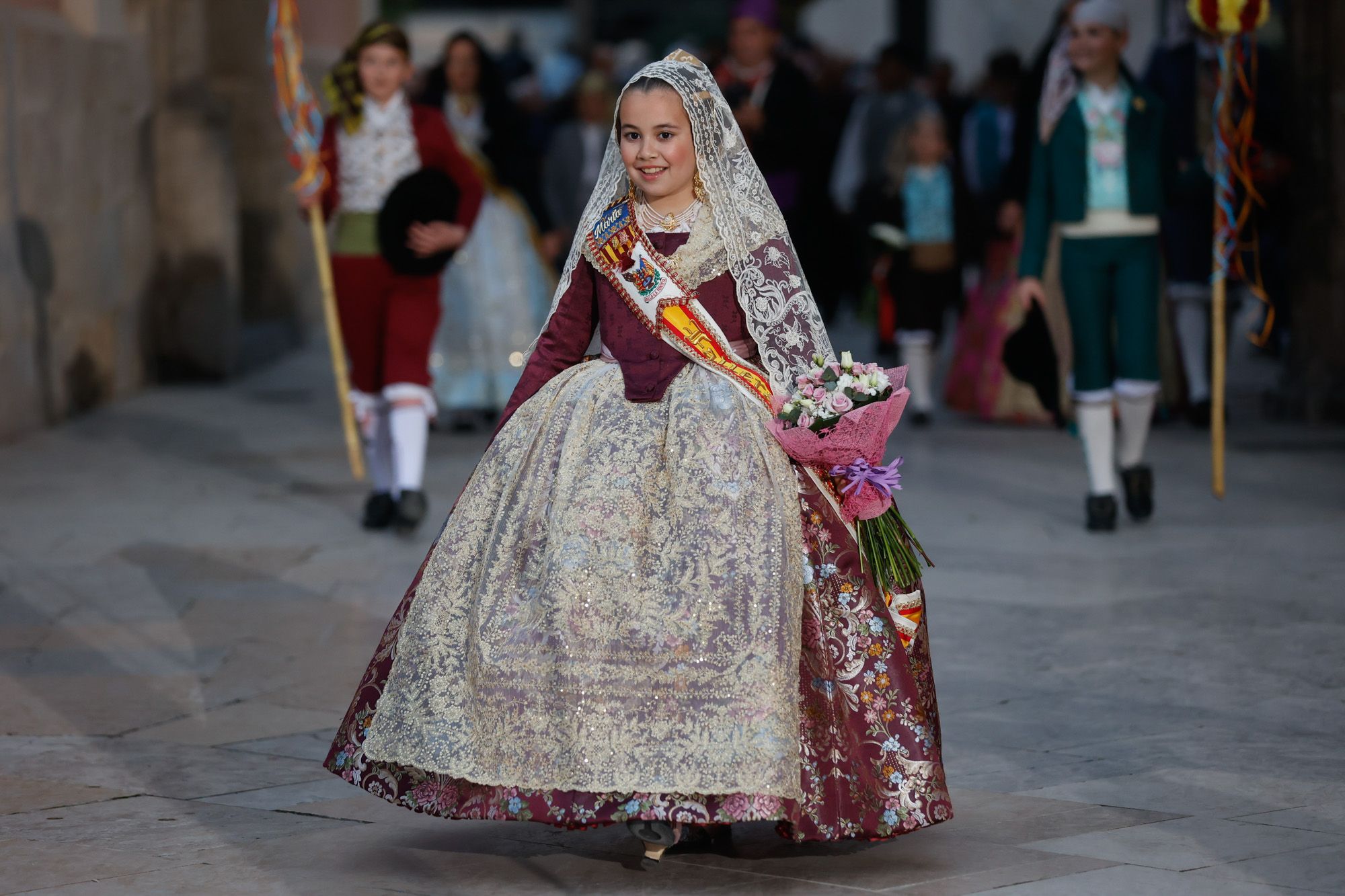 Falleras Mayores en la Ofrenda 2025. Día 17 (2/4)