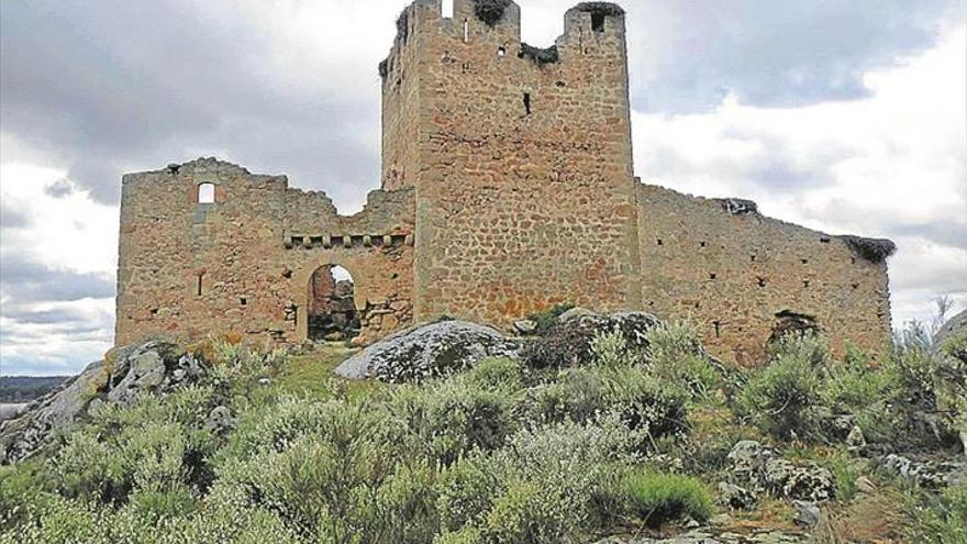 Derrumbes en el castillo de Lagartera