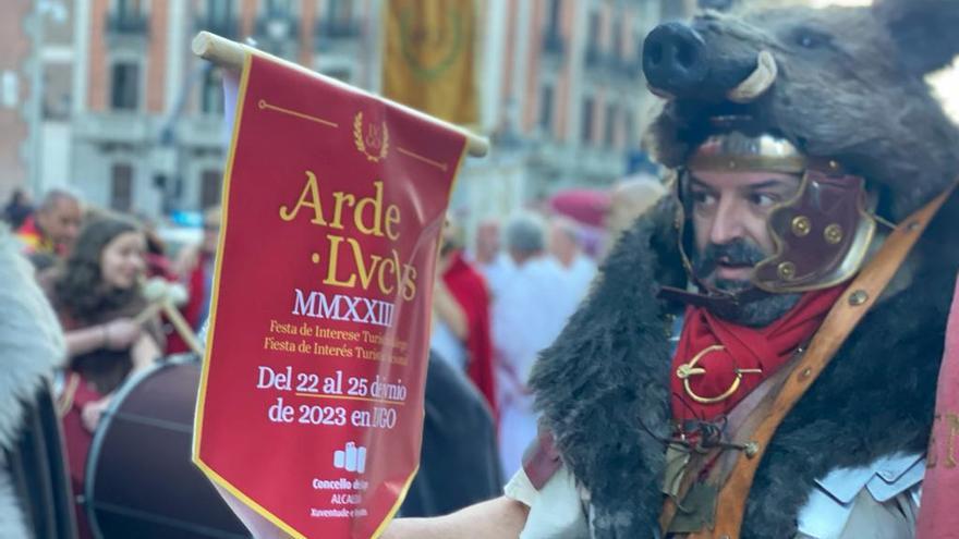 El Arde Lucus también celebra San Juan: una gran hoguera, comida de la antigua Roma y conciertos