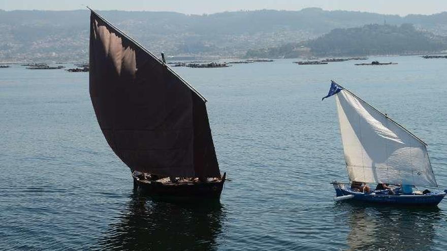 Dos de los barcos durante la navegación de la mañana. // G.Núñez