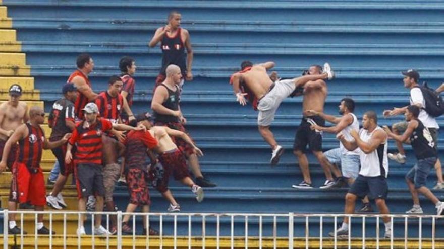 Violencia extrema durante un partido de fútbol en Brasil