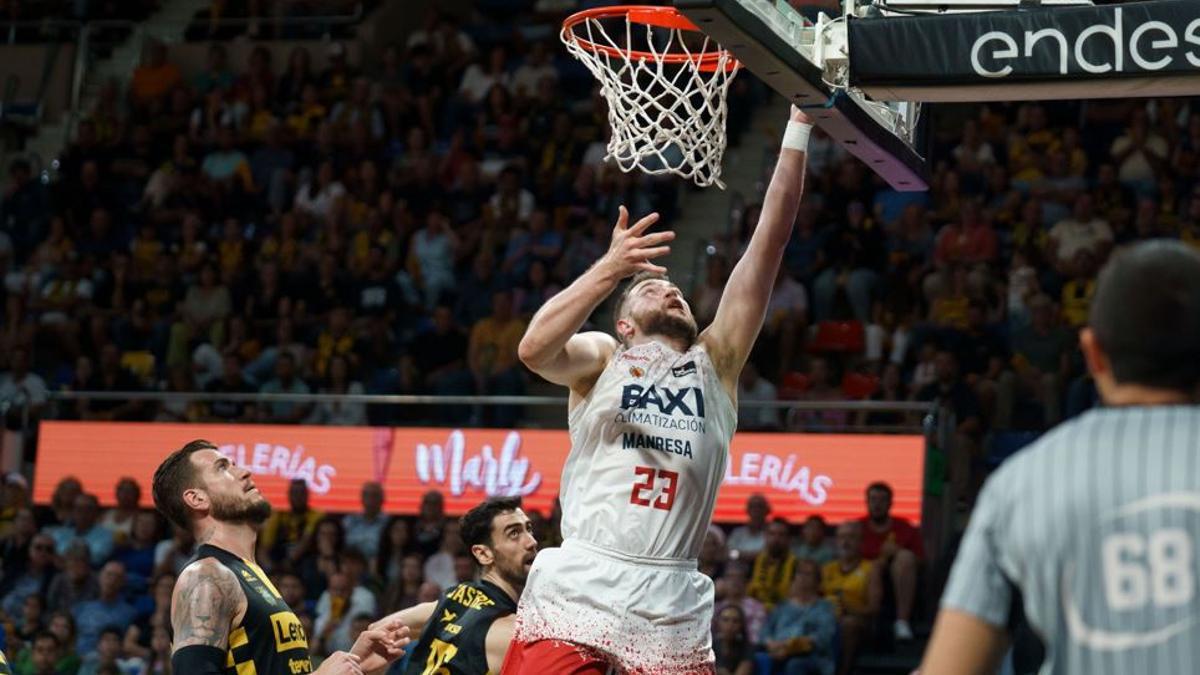 Girona Basketball Targets Martinas Geben for ACB Survival