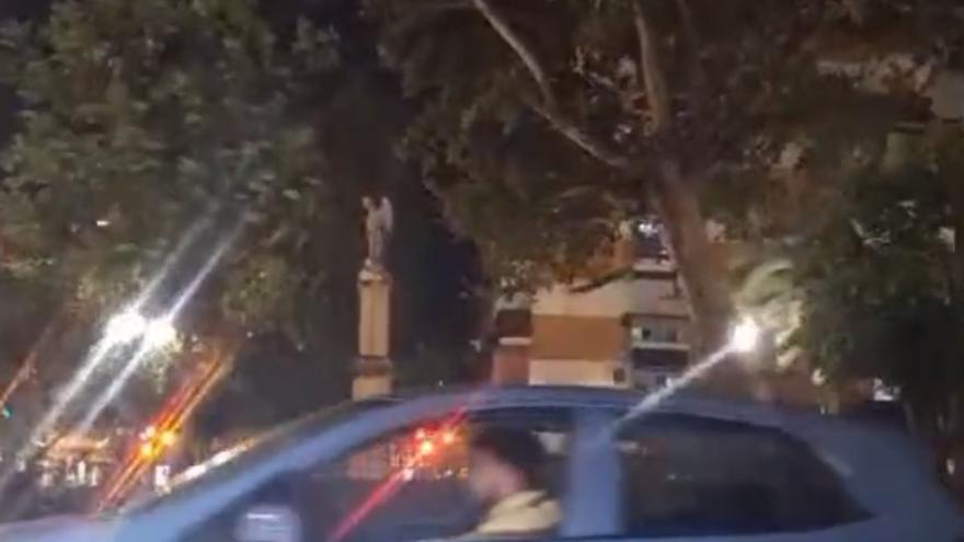 Un vídeo recoge el momento exacto en que el temporal destroza el San Rafael del Alpargate