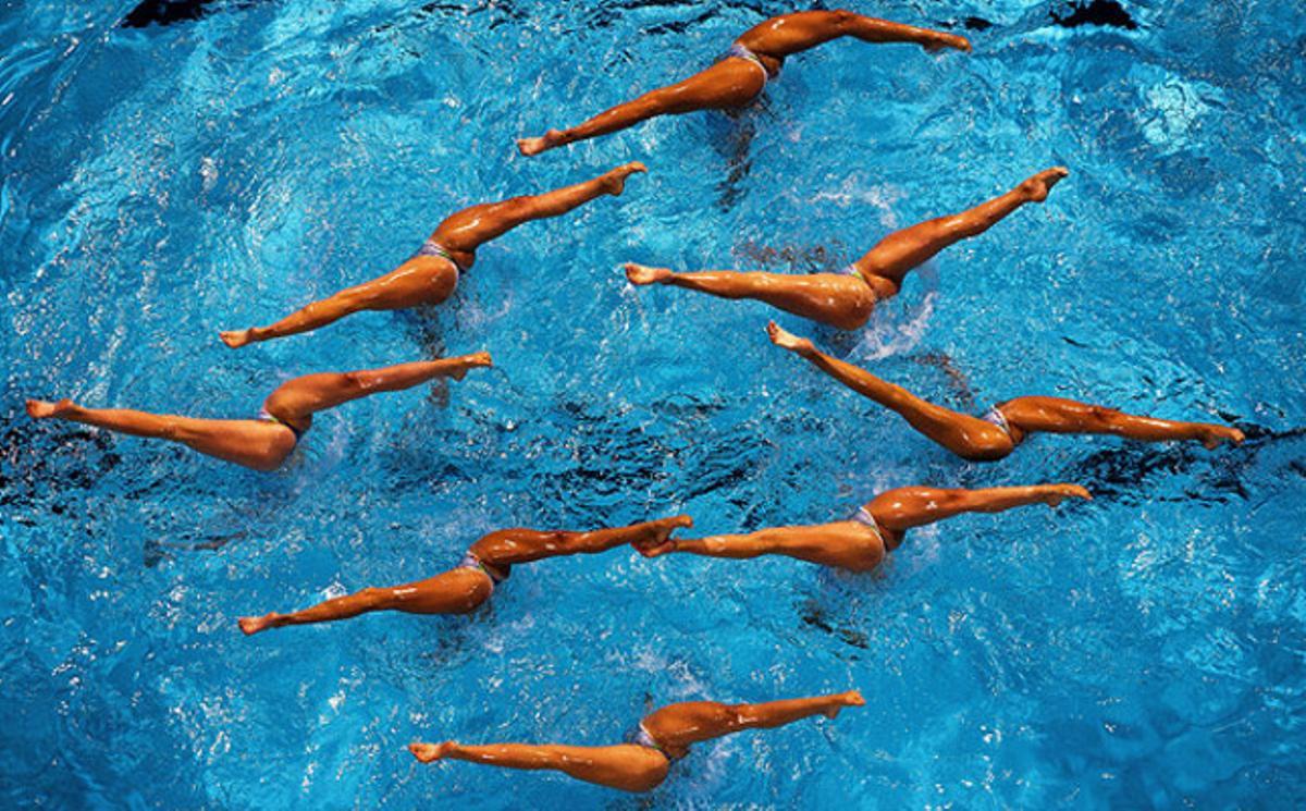 L’equip espanyol de natació sincronitzada, durant un entrenament al Palau Sant Jordi.