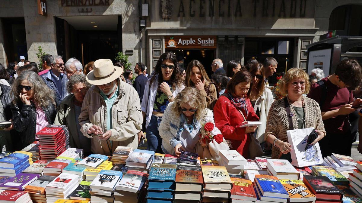 Les imatges de la diada de Sant Jordi a Girona