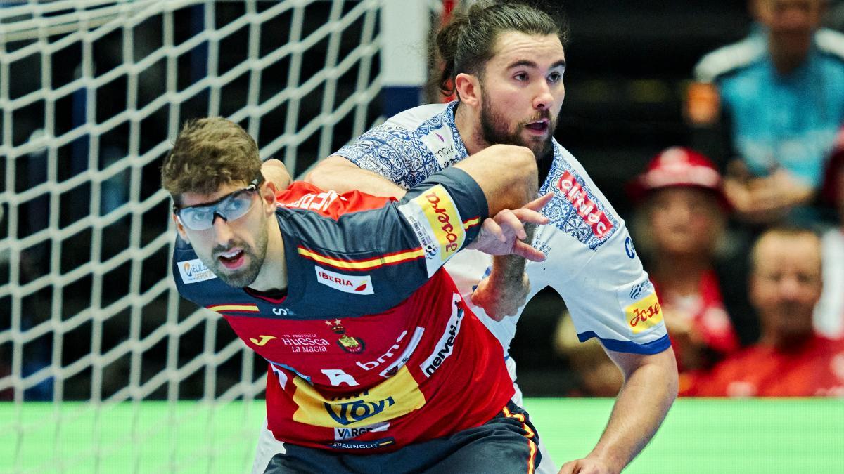 Antonio Serradilla, en plena lucha con Luís Frade