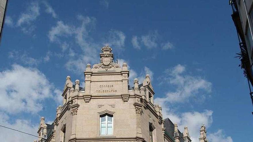 Fachada del edificio de Correos en Pontevedra. // Gustavo Santos