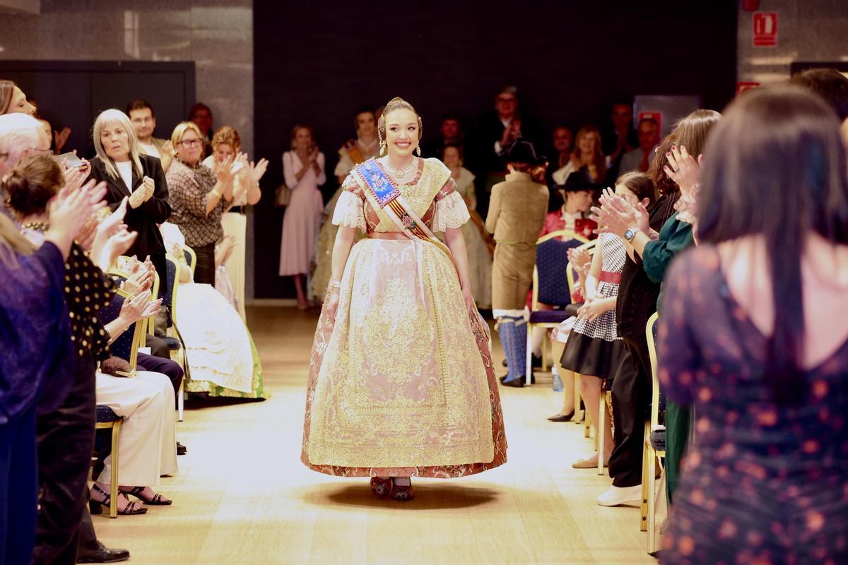 Carmen, Marta, Martina y Ani reciben honores en la fiesta grande de la Federación Fallas Centro