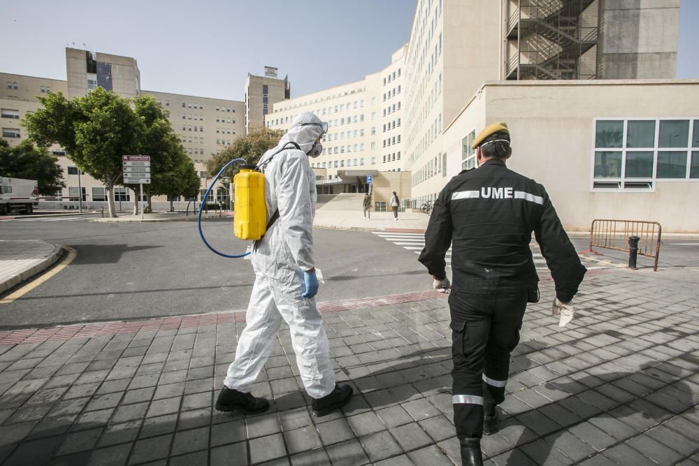 Trabajos de la UME en la Estacion de Renfe, Luceros y Hospital General de Alicante